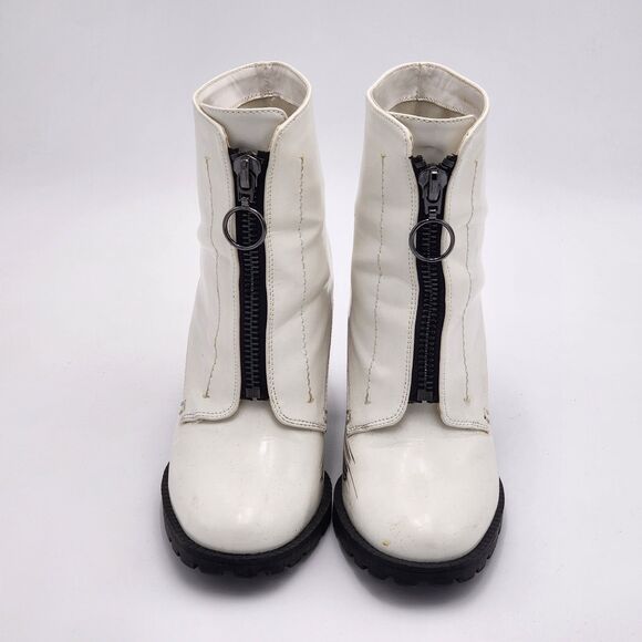 Simply Vera Faux Patent White Zipper Booties Size 8.5 - Picture 2 of 9